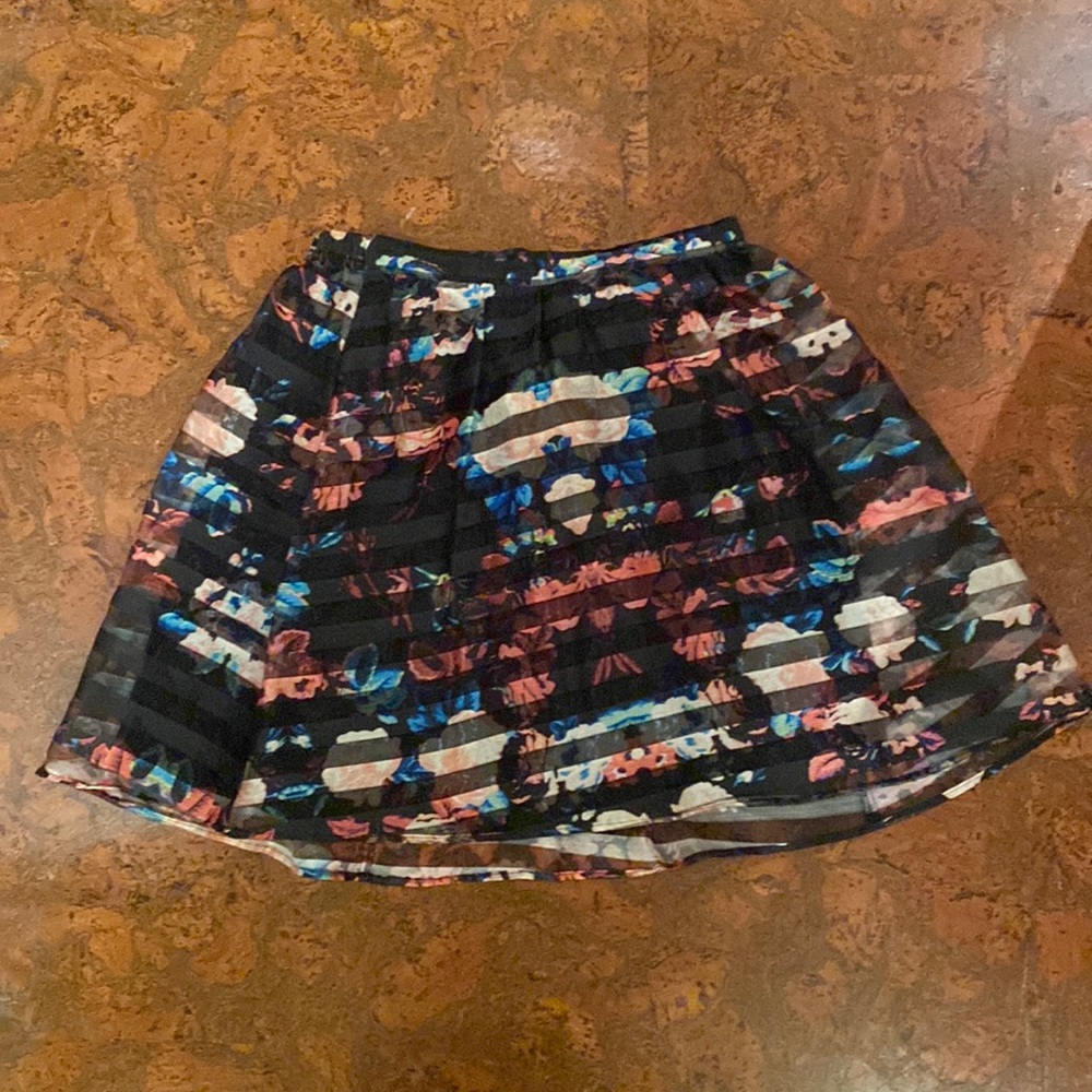 Illusion stripe print skirt
